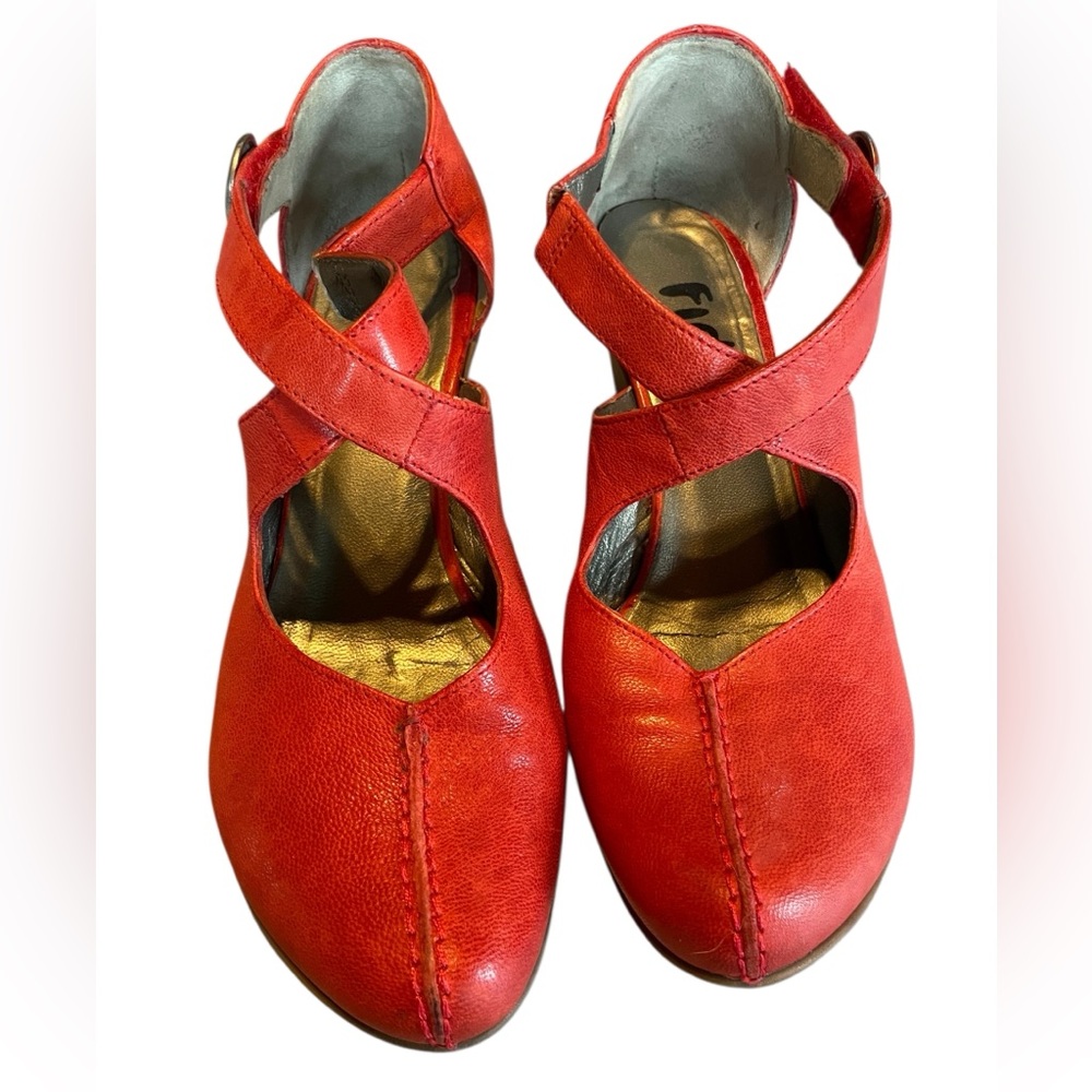 Fidji Cross Strap Shoes